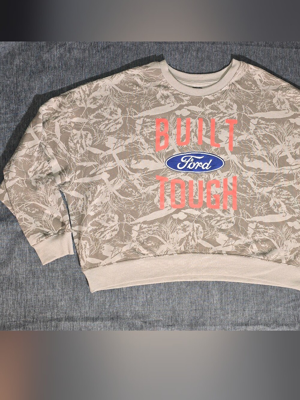 Ford Camouflage Pullover Sweatshirt Built Ford Tough Boxy Fit Super Soft Unworn - Picture 2 of 5